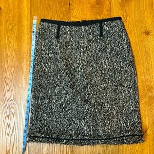 Talbots wool blend black and white boucle skirt size 4P